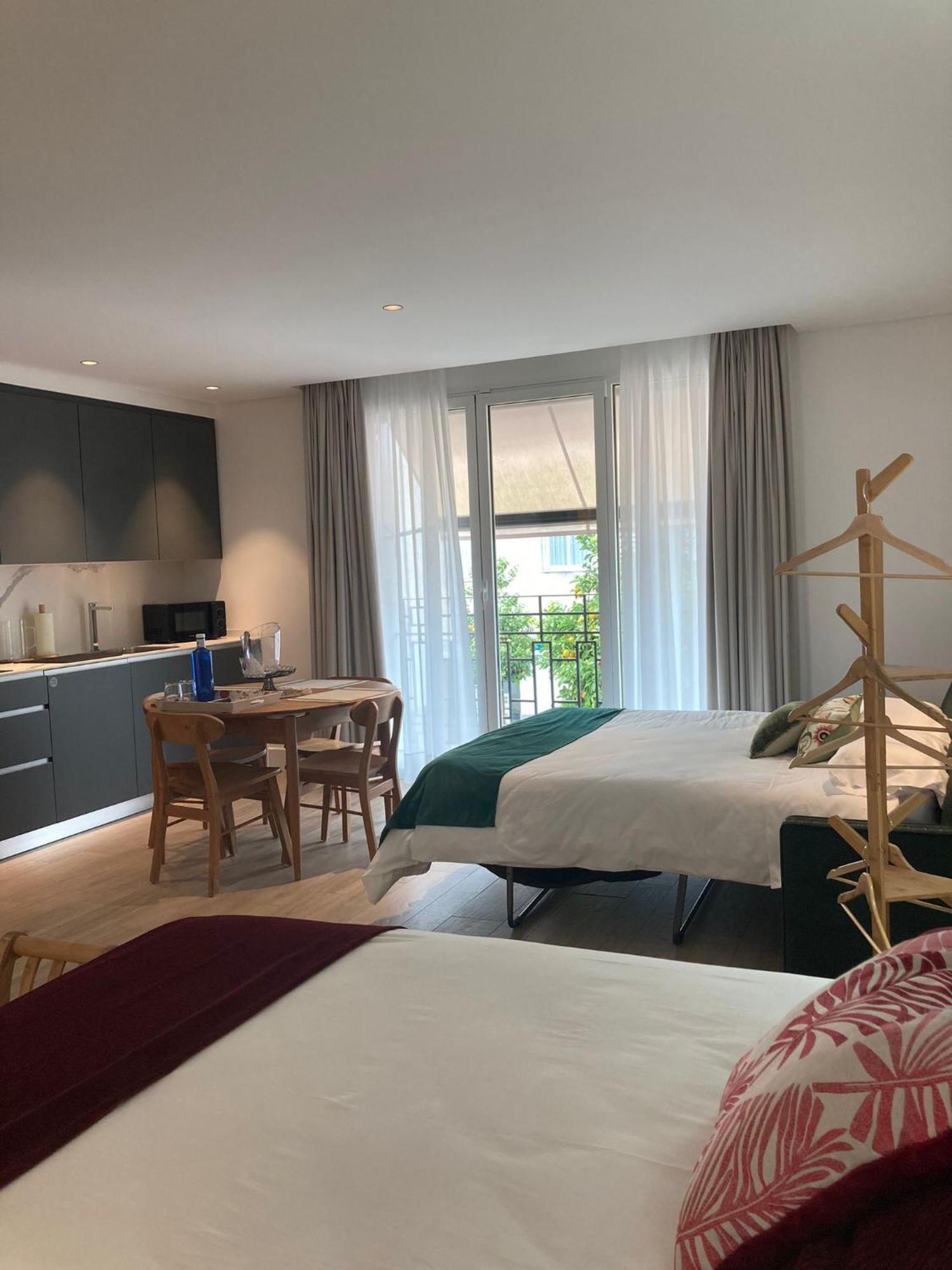 Apartamentos Turisticos La Plaza Chipiona Exteriör bild