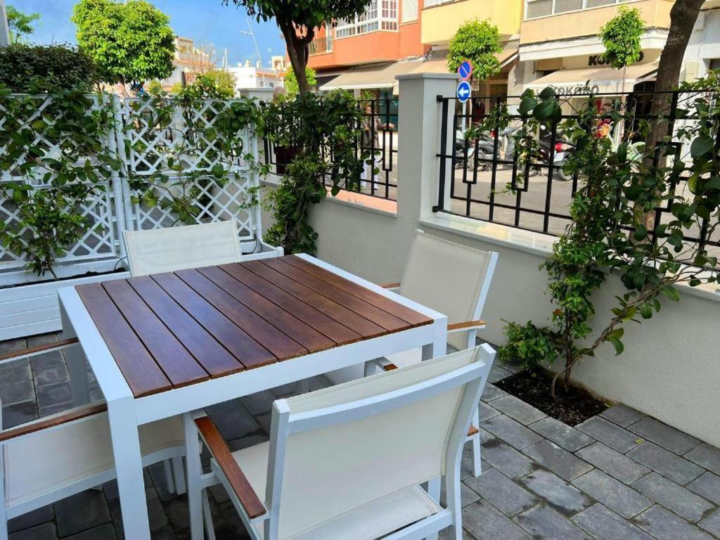 Apartamentos Turisticos La Plaza Chipiona Exteriör bild